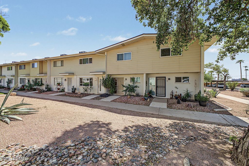 8211 E GARFIELD Street J3, Scottsdale, AZ 85257 — photo 2