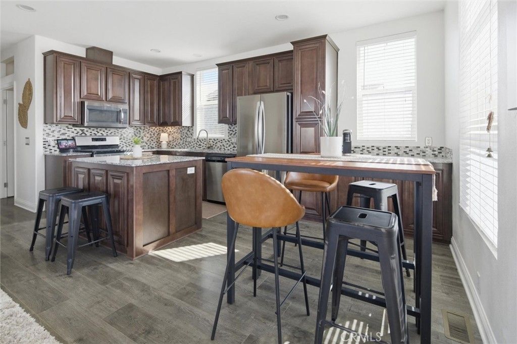 Image 8 of property listing at 3700 Buchanan 103, Riverside, CA 92503