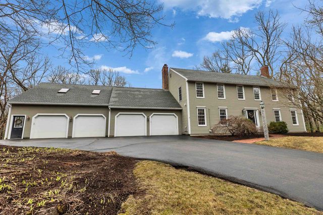 7 village woods Drive, Amherst, NH 03031