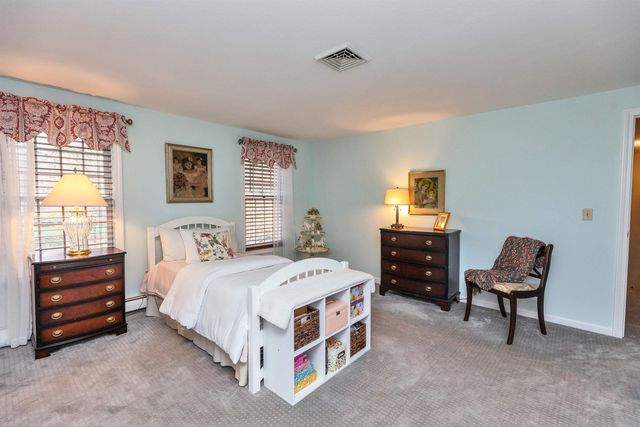 7 village woods Drive, Amherst, NH 03031