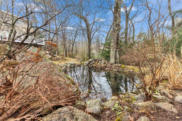 7 village woods Drive, Amherst, NH 03031