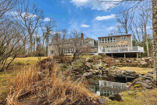 7 village woods Drive, Amherst, NH 03031