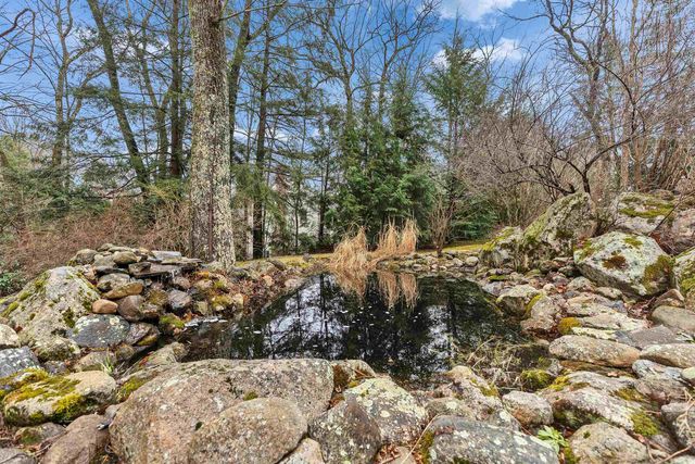 7 village woods Drive, Amherst, NH 03031