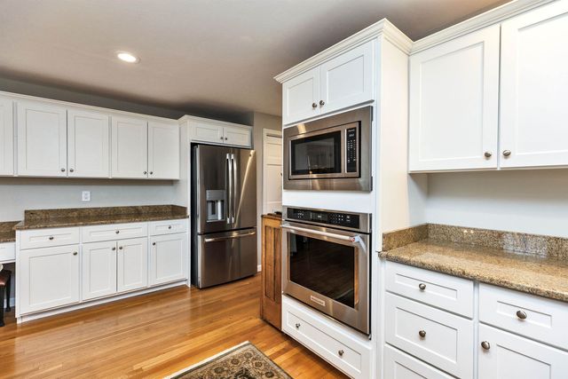 7 village woods Drive, Amherst, NH 03031