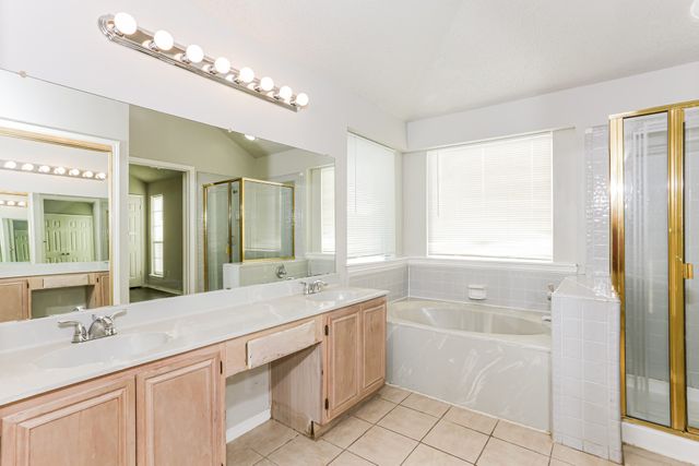 5309 Tennis Villa Drive, Arlington, TX 76017