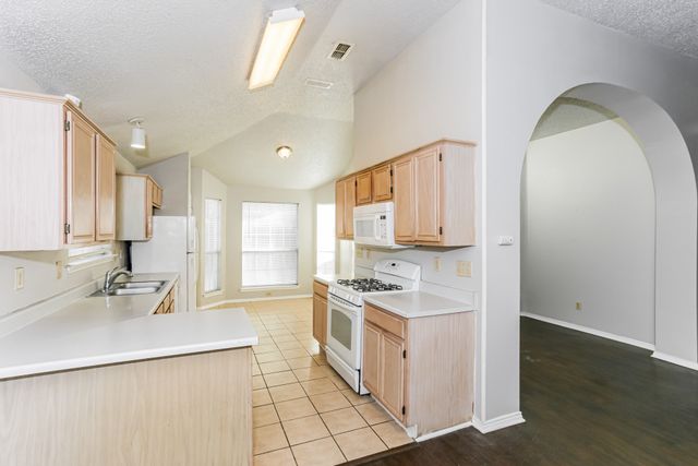 5309 Tennis Villa Drive, Arlington, TX 76017