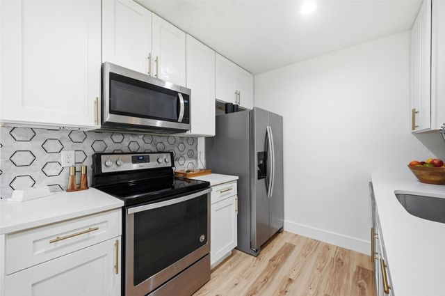 2505 Wedglea Drive 108, Dallas, TX 75211