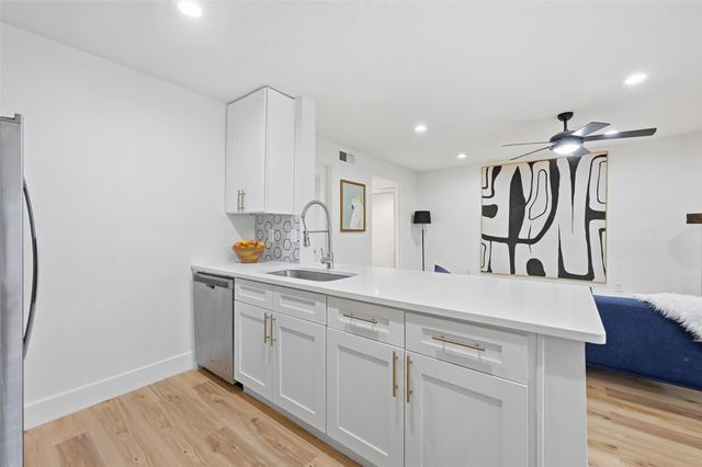 2505 Wedglea Drive 108, Dallas, TX 75211