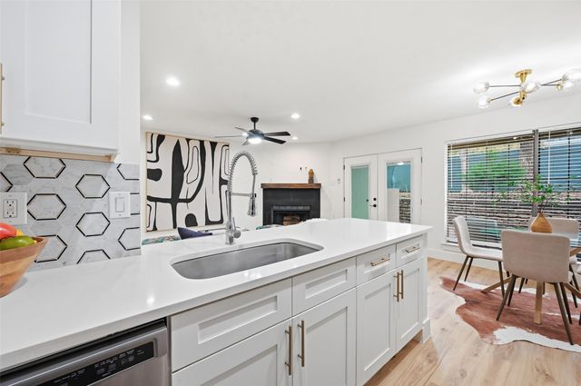 2505 Wedglea Drive 108, Dallas, TX 75211