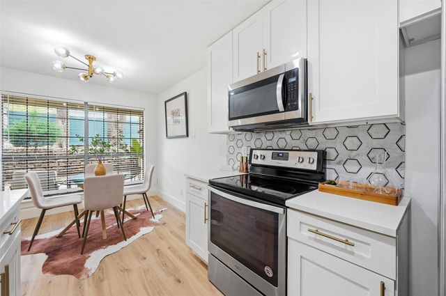 2505 Wedglea Drive 108, Dallas, TX 75211