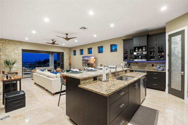 706 S DAVIS BOULEVARD, Tampa, FL 33606