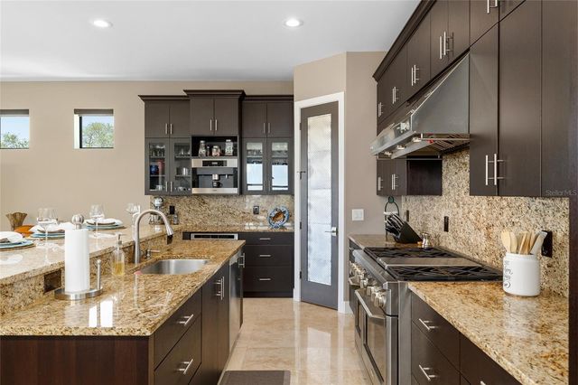 706 S DAVIS BOULEVARD, Tampa, FL 33606