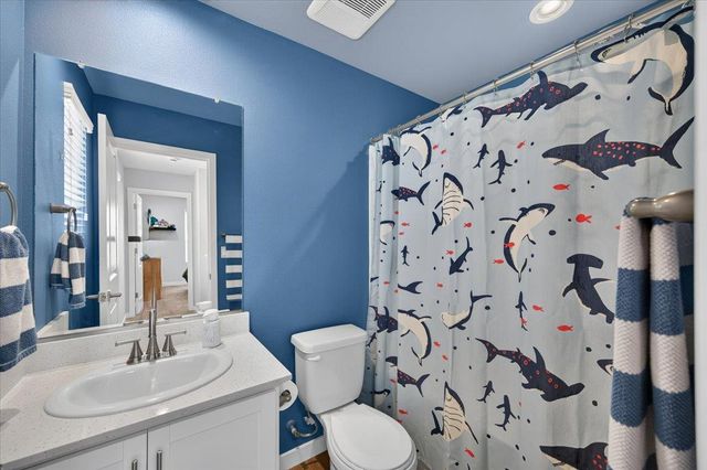 4159 Vincent Road, Madera, CA 93636