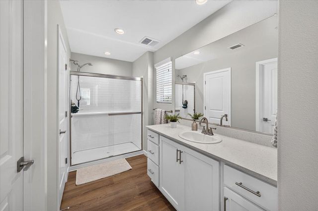4159 Vincent Road, Madera, CA 93636