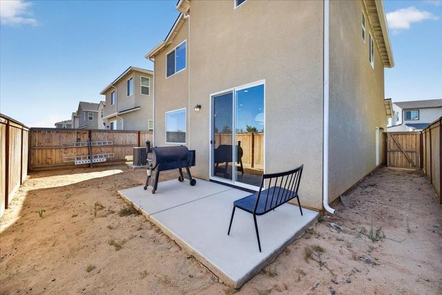 4159 Vincent Road, Madera, CA 93636
