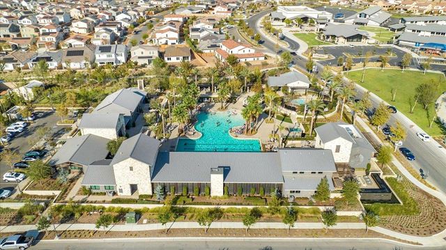 4159 Vincent Road, Madera, CA 93636