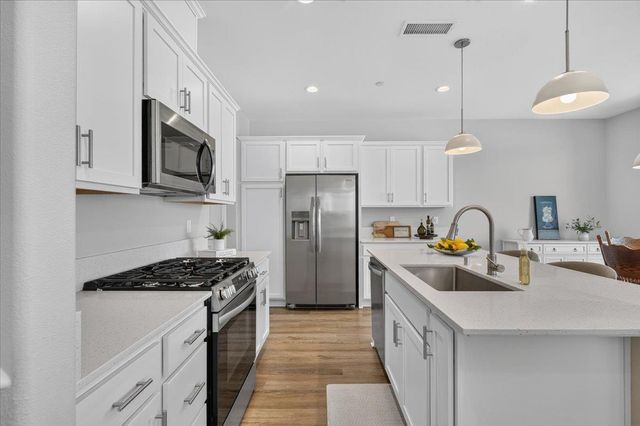 4159 Vincent Road, Madera, CA 93636