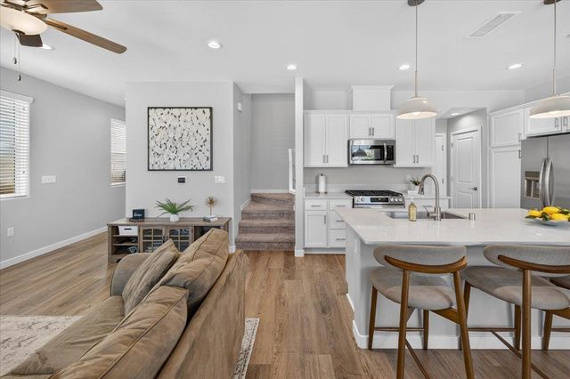 4159 Vincent Road, Madera, CA 93636