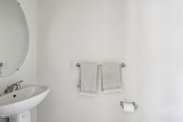 14 W Aspen Way, Matawan, NJ 07747