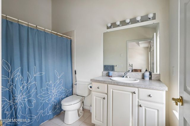 14 W Aspen Way, Matawan, NJ 07747