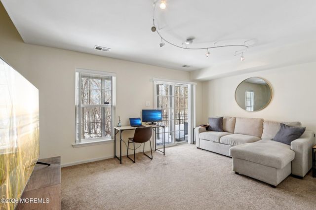 14 W Aspen Way, Matawan, NJ 07747