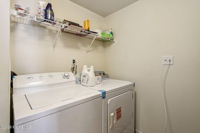 14 W Aspen Way, Matawan, NJ 07747