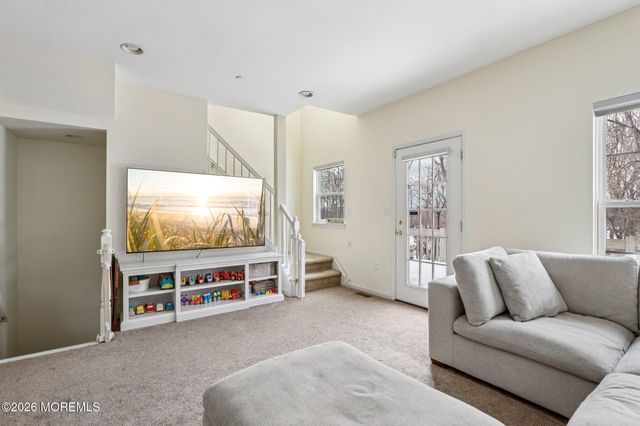 14 W Aspen Way, Matawan, NJ 07747