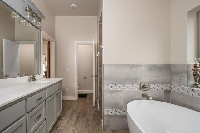 18205 Calder Road, Edmond, OK 73012