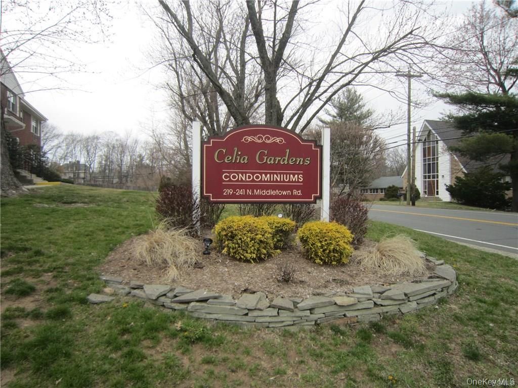221 N Middletown Road C, Pearl River, NY 10965