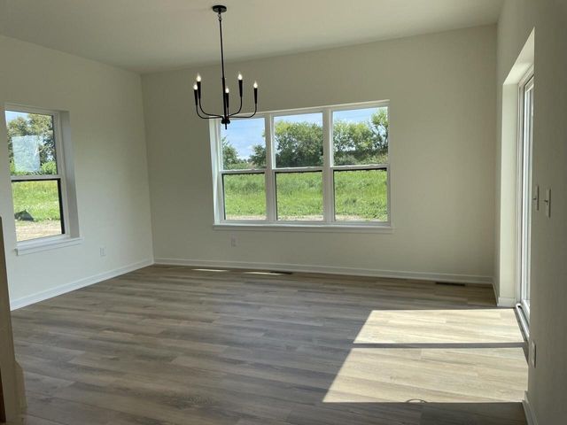 W275N8210 Harvest COURT, Hartland, WI 53029