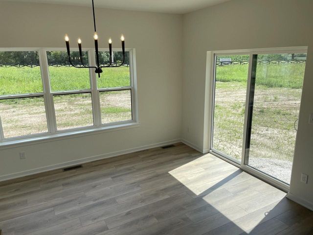 W275N8210 Harvest COURT, Hartland, WI 53029