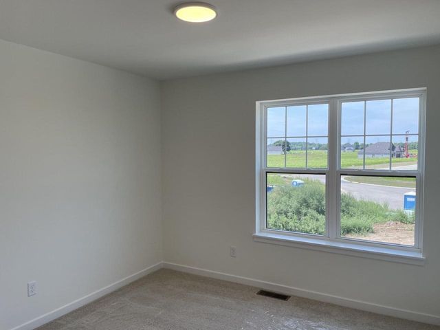 W275N8210 Harvest COURT, Hartland, WI 53029