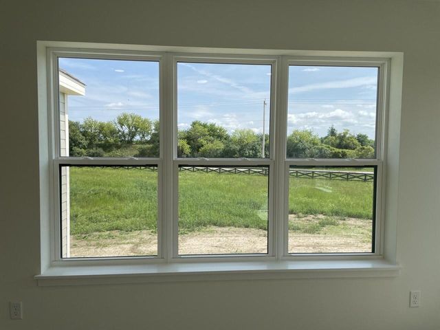 W275N8210 Harvest COURT, Hartland, WI 53029