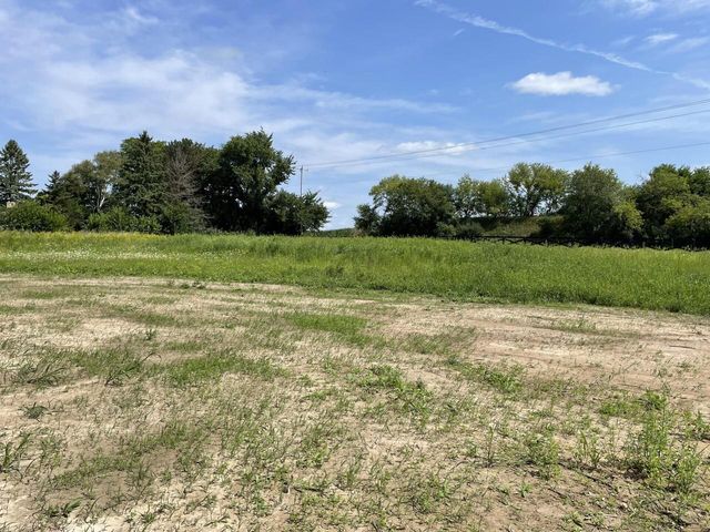 W275N8210 Harvest COURT, Hartland, WI 53029