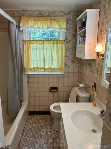 327 North Hoadley Street, Naugatuck, CT 06770