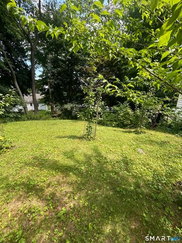 327 North Hoadley Street, Naugatuck, CT 06770