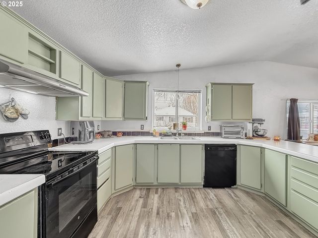 2084 18TH St, Baker City, OR 97814