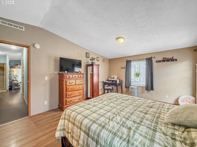 2084 18TH St, Baker City, OR 97814