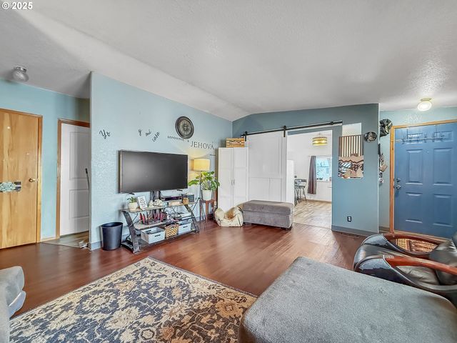 2084 18TH St, Baker City, OR 97814