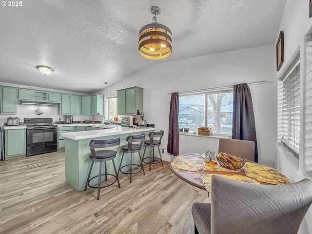 2084 18TH St, Baker City, OR 97814