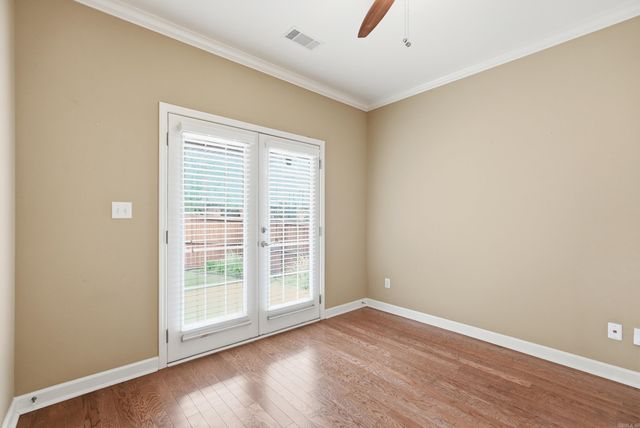 17 Chapman Ln, Little Rock, AR 72211