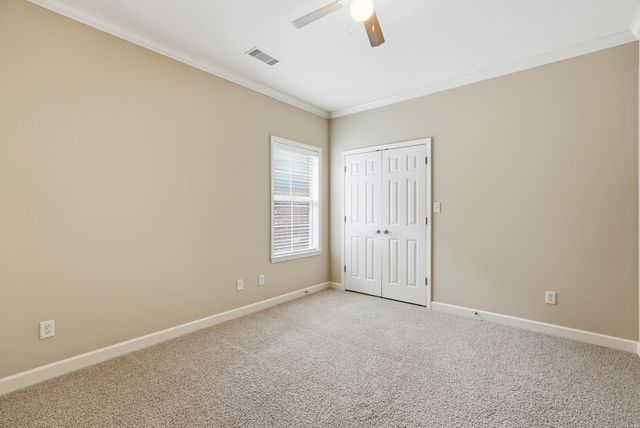 17 Chapman Ln, Little Rock, AR 72211