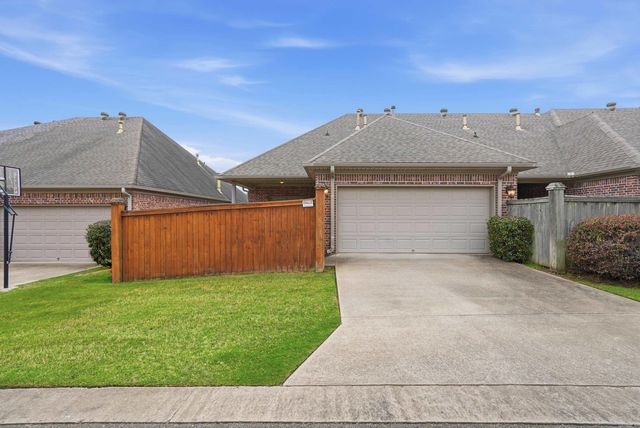 17 Chapman Ln, Little Rock, AR 72211