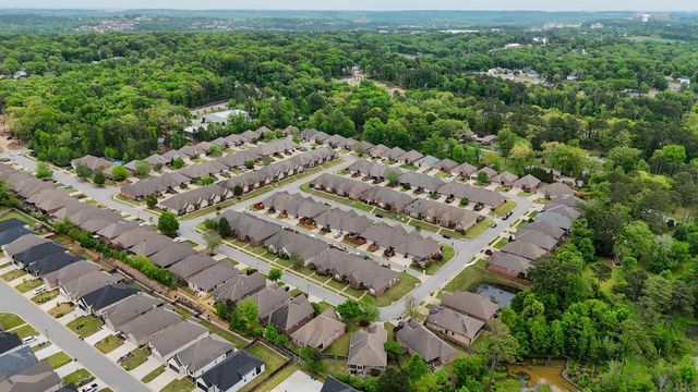 17 Chapman Ln, Little Rock, AR 72211