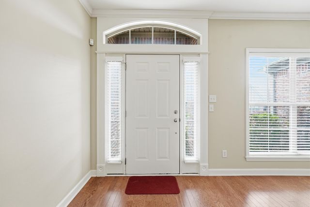 17 Chapman Ln, Little Rock, AR 72211