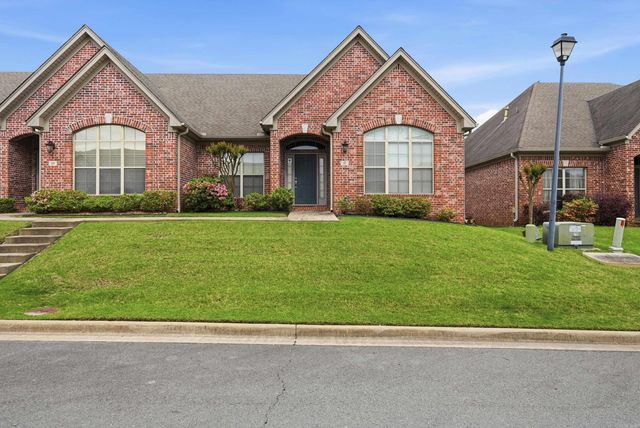 17 Chapman Ln, Little Rock, AR 72211