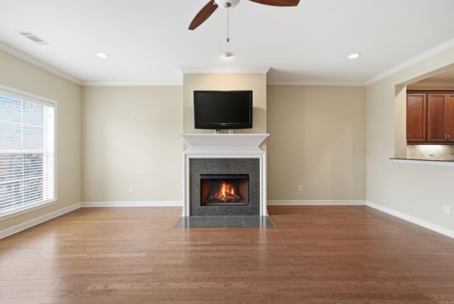 17 Chapman Ln, Little Rock, AR 72211