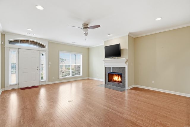 17 Chapman Ln, Little Rock, AR 72211