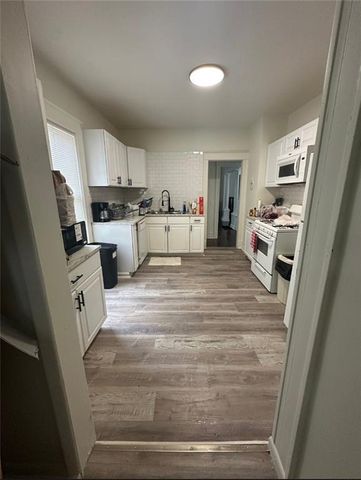3215 E 28th Street, Kansas City, MO 64128