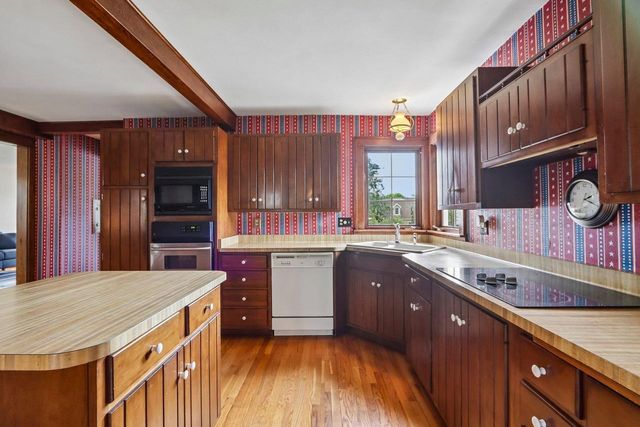 313 S 2nd Street, Mount Horeb, WI 53572